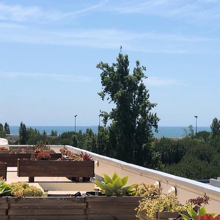 Beautiful Penthouse Apartment With Terrace - 4 Minute Walk To The Beach Tróia Extérieur photo