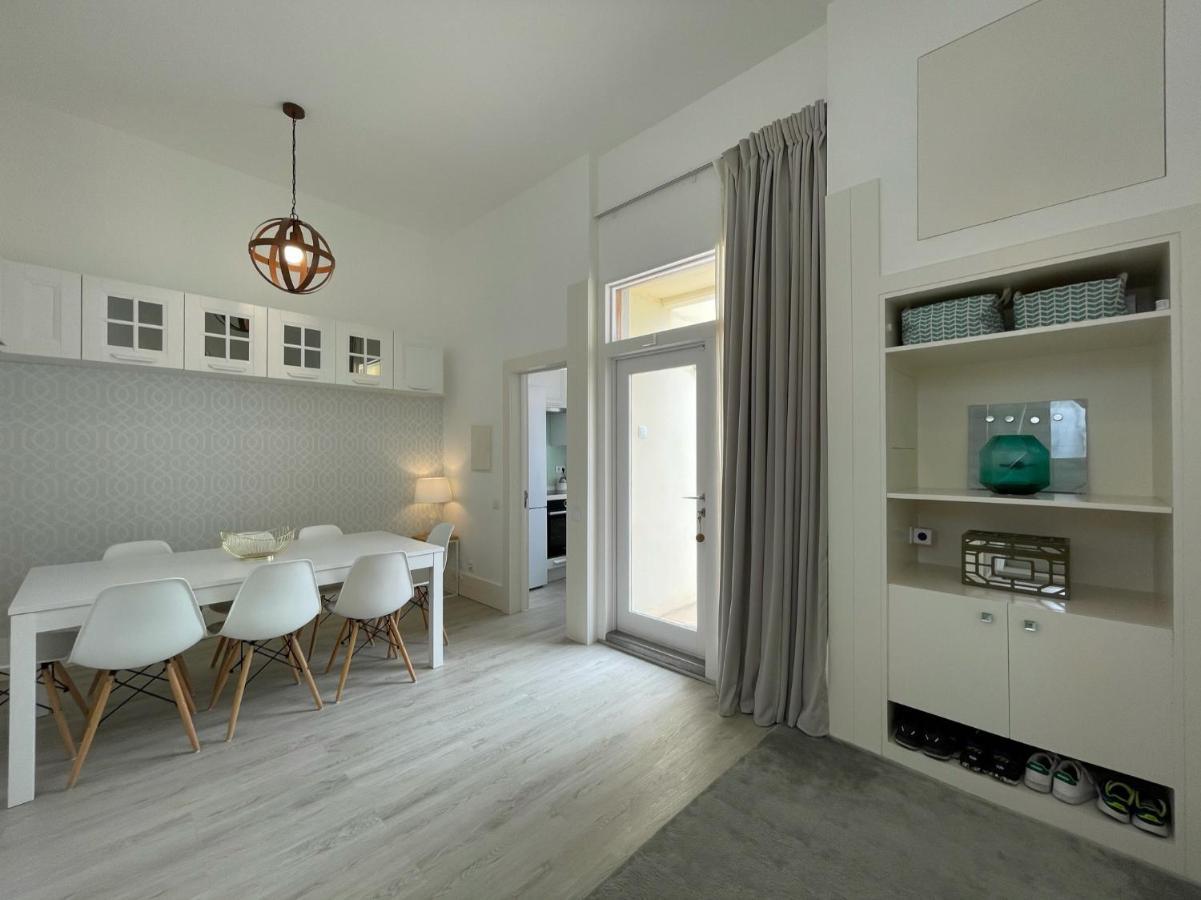 Beautiful Penthouse Apartment With Terrace - 4 Minute Walk To The Beach Tróia Extérieur photo